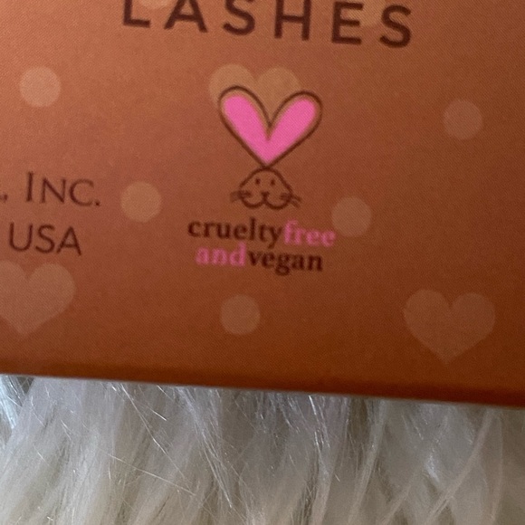 100% Handmade 3D Mink cruelty free vegan Lashes - Picture 3 of 5